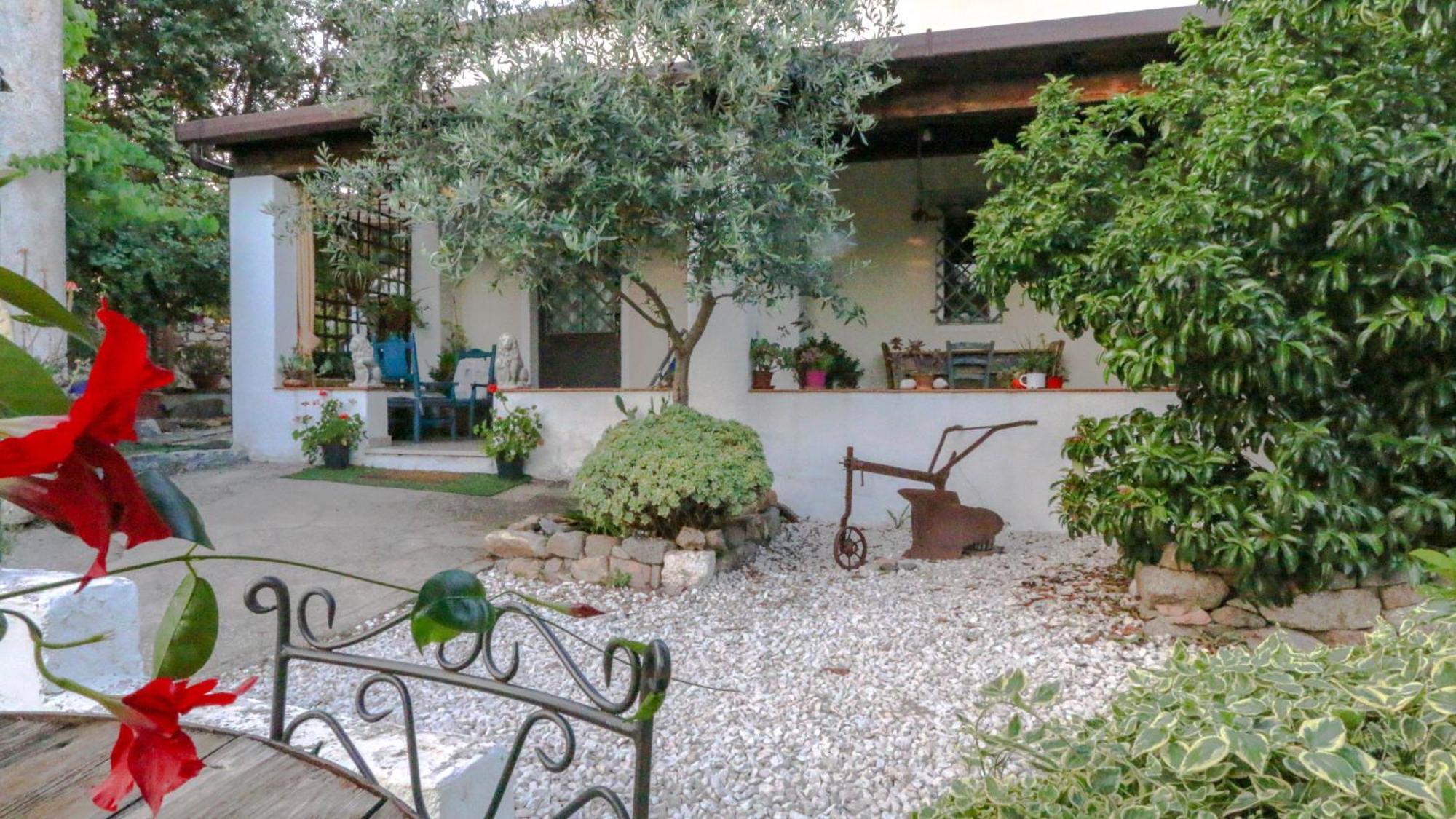 Villa Ferulas Oliena Kültér fotó